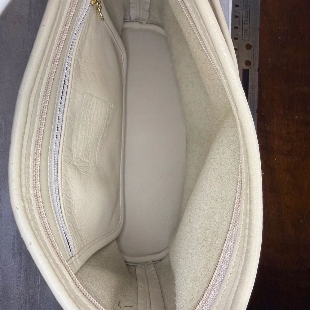 Vintage Coach Cream Leather Crossbody Bag 4143‎ Costa Rica Brass Hardware